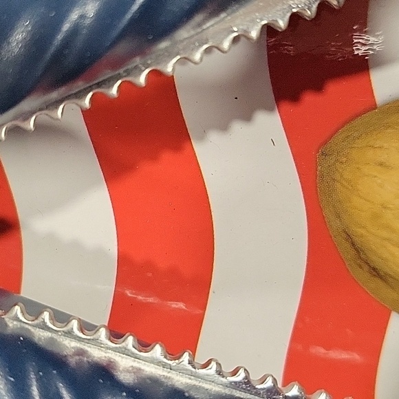 Hillary Clinton 9" Nutcracker Figure Stainless Steel Thighs Gag Gift Box - Picture 6 of 8